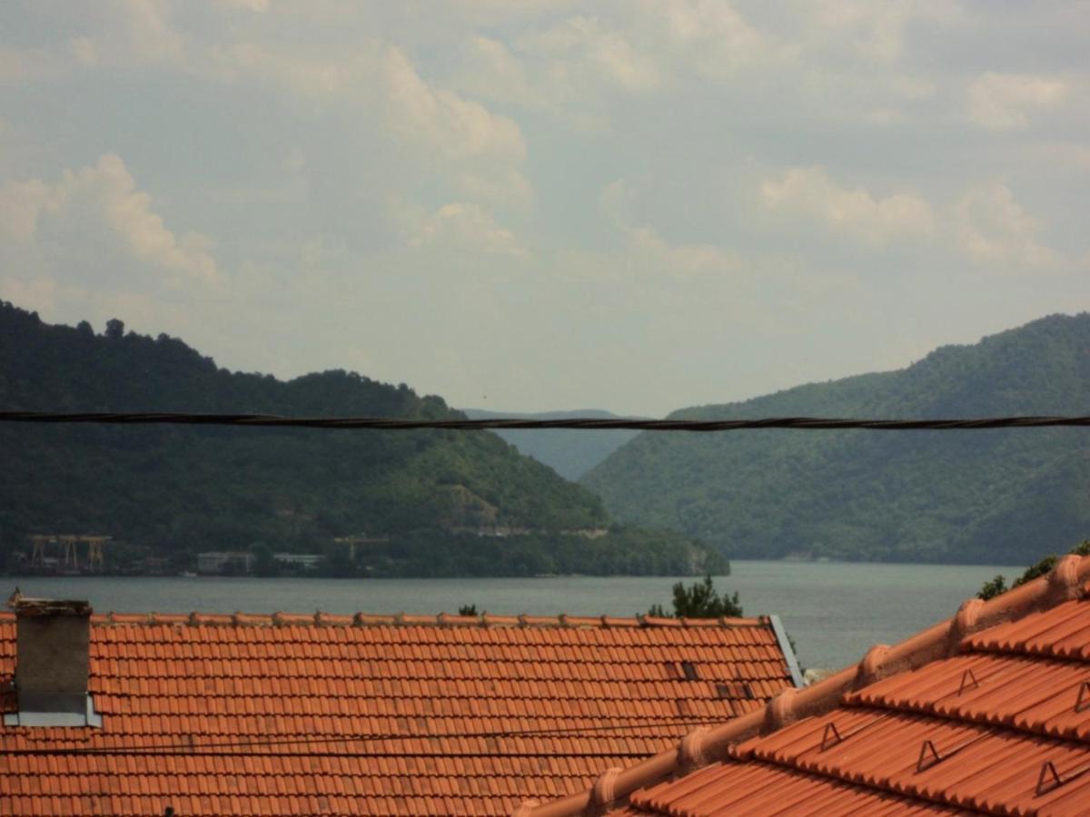 Casa Anna&Criss Apartment โอร์โชวา ภายนอก รูปภาพ