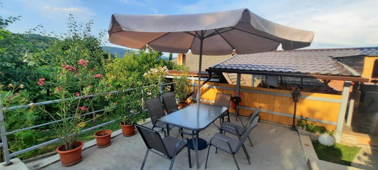 Casa Anna&Criss Apartment โอร์โชวา ภายนอก รูปภาพ