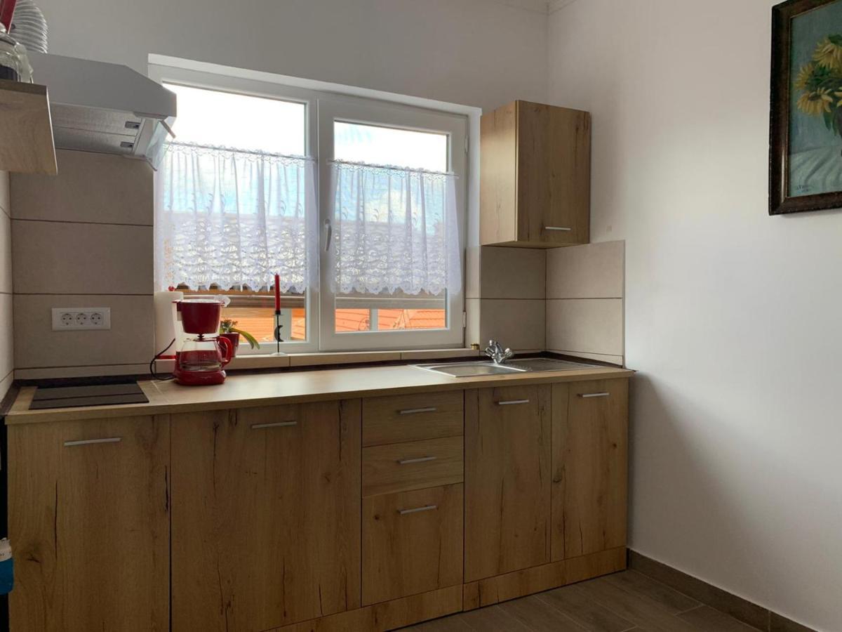 Casa Anna&Criss Apartment โอร์โชวา ภายนอก รูปภาพ