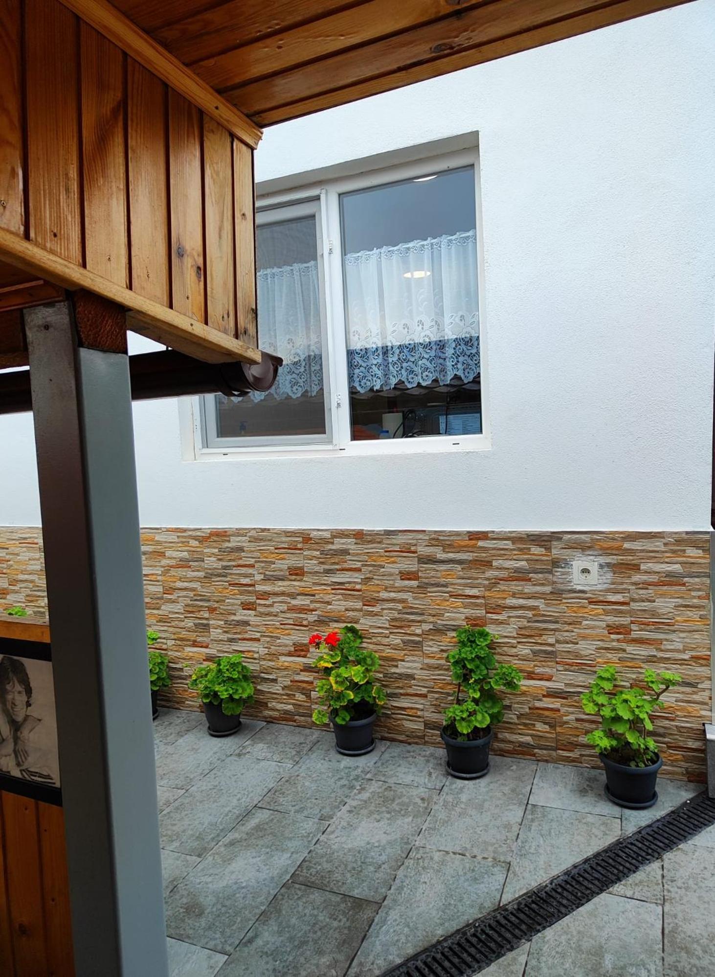 Casa Anna&Criss Apartment โอร์โชวา ภายนอก รูปภาพ